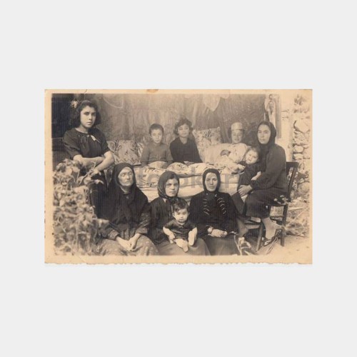 Osmanlı Dönemi Aile Albüm Sayfasından 6 Adet Fotoğraf