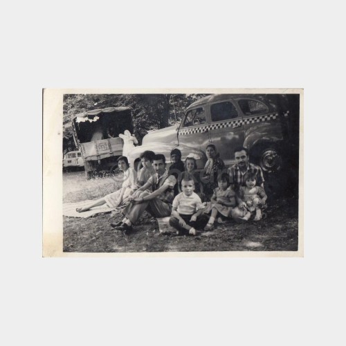 1968 Damalı Oto Taksi Piknik Aile Konulu Fotoğraf